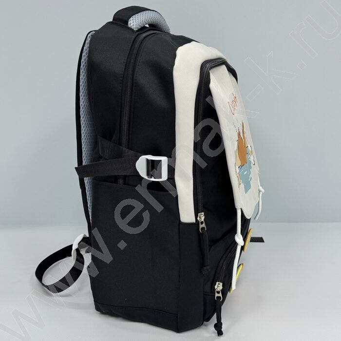 Рюкзак 44*31*14см. "Капибара" /черный + 3 значка | Фото 3