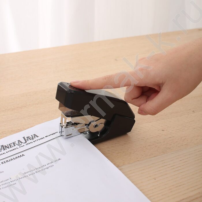 Степлер №24-26/6  30л черный /встроенный антистеплер /вместимость скоб - 50шт. | Фото 7